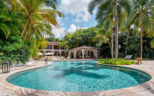 Elegance Redefined: Stunning and Spacious Villa with Private Pool in Casa de Campo, La Romana