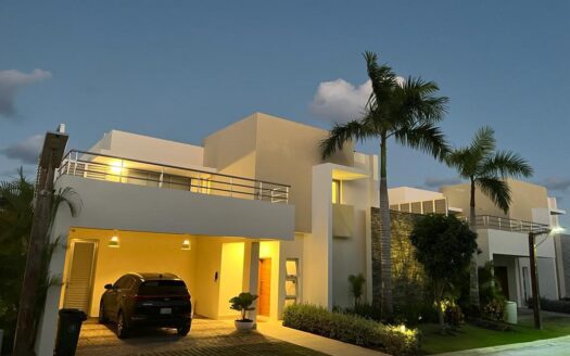 Furnished Villa for Rent: Your Private Oasis with a Pool