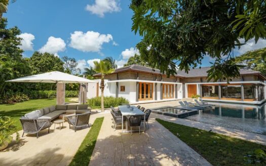 Luxurious Villa for Rent in Casa de Campo with Garden View