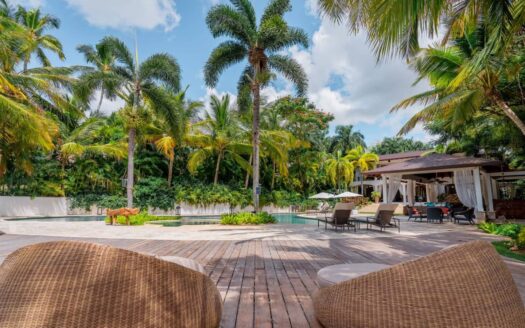 Elegance Redefined: Stunning and Spacious Villa with Private Pool in Casa de Campo, La Romana