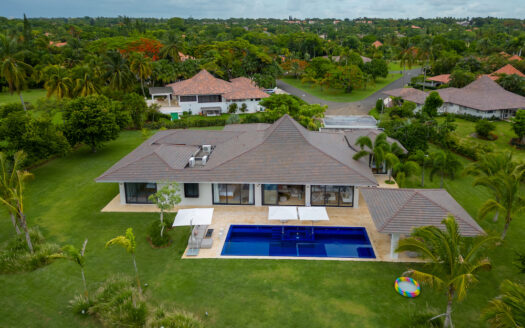 Modern Villa in Casa de Campo: Enjoy Golf Views