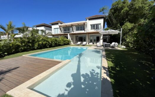 Charming Townhouse in Casa de Campo: Experience Golf Living