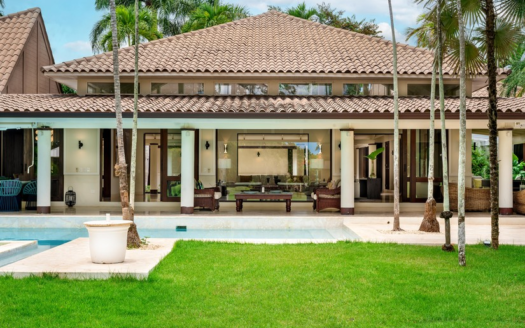 Majestic Villa for Rent in Casa de Campo, La Romana: Elegance with Exclusive Golf Course Views