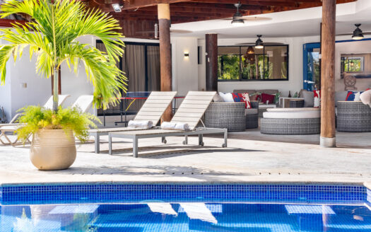 Villa for Rent in Casa de Campo: Charming Garden Views