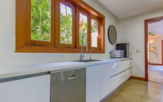 Villa Arrecife: Luxury and Comfort with Golf Course Views in Punta Cana Resort