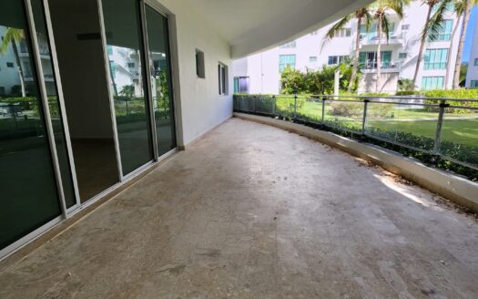 Elegant 2-Bedroom Apartment with Spacious Terrace in Cap Bleu, Cap Cana